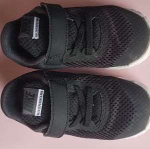 Used Nike toddler shoes - Unisex